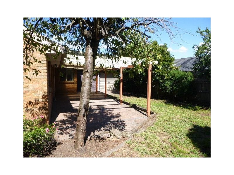 4 Versailles Place, Narre Warren VIC 3805