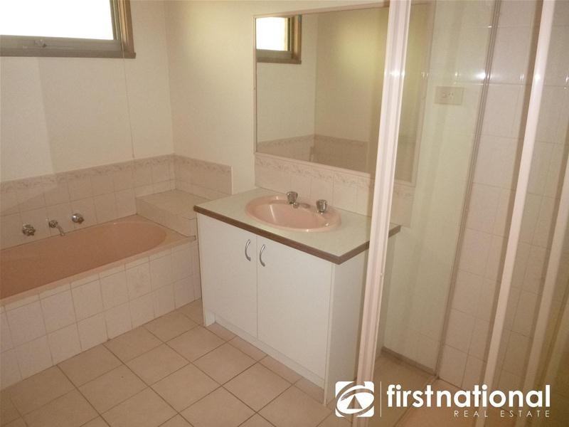 25 Coolong Avenue, Berwick VIC 3806