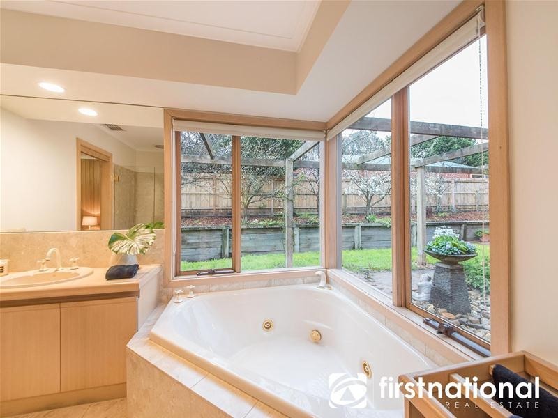 3-4 Lansell Close, Narre Warren South VIC 3805