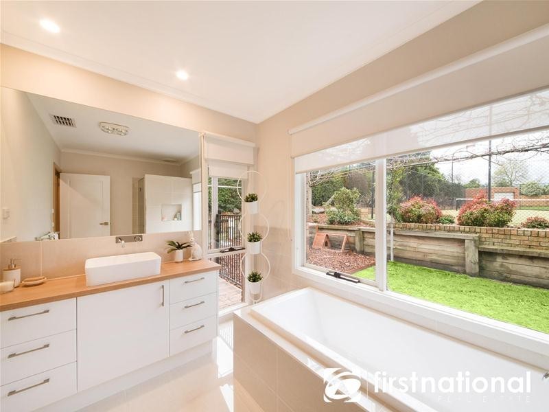 3-4 Lansell Close, Narre Warren South VIC 3805