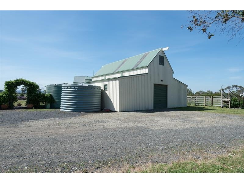 965 McDonalds Drain Road West, Pakenham VIC 3810