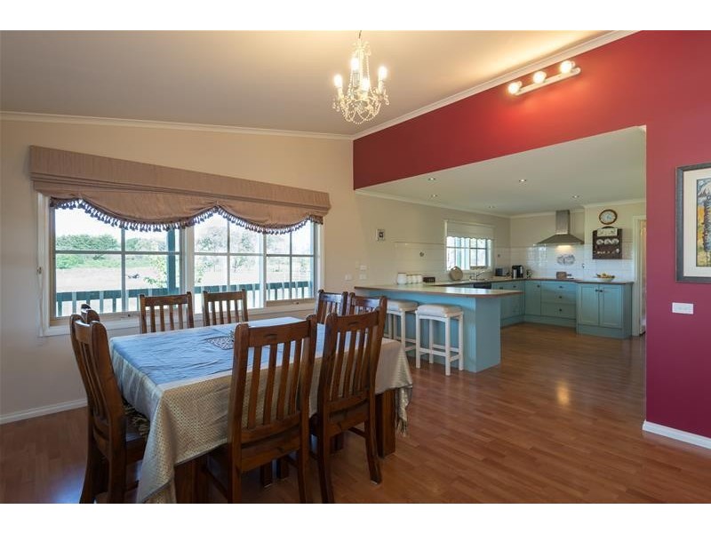 965 McDonalds Drain Road West, Pakenham VIC 3810