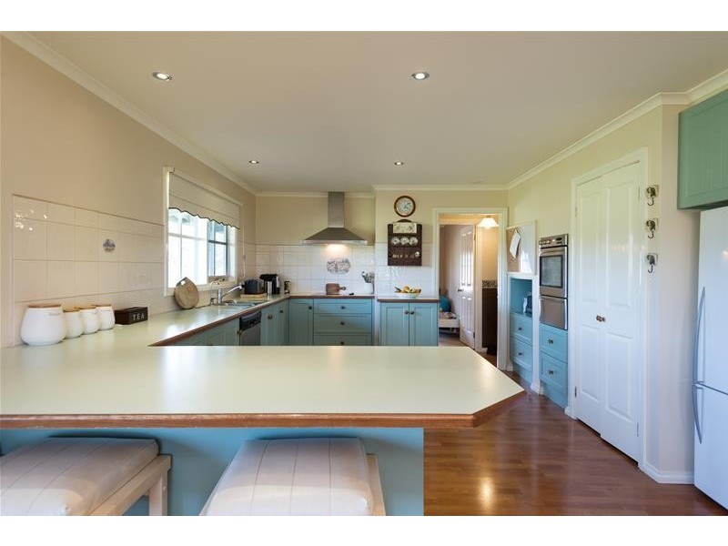 965 McDonalds Drain Road West, Pakenham VIC 3810