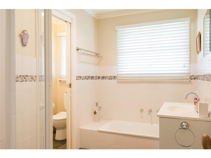 965 McDonalds Drain Road West, Pakenham VIC 3810