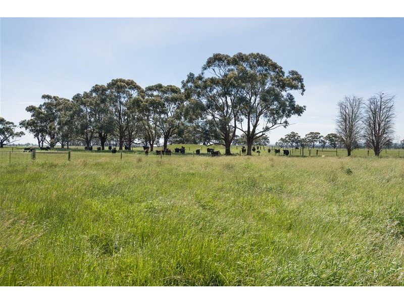 965 McDonalds Drain Road West, Pakenham VIC 3810