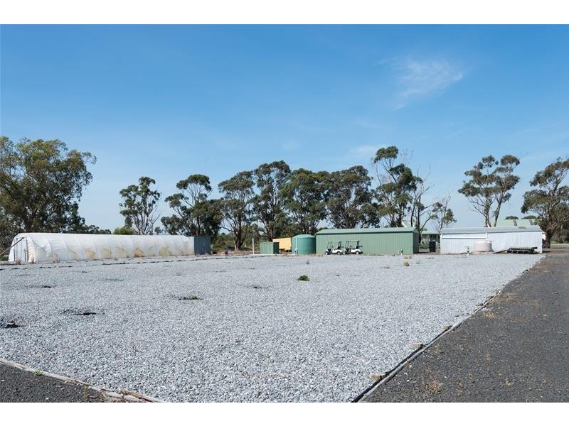 965 McDonalds Drain Road West, Pakenham VIC 3810