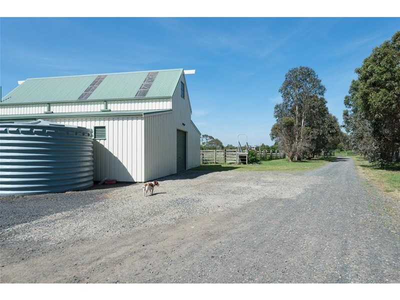 965 McDonalds Drain Road West, Pakenham VIC 3810