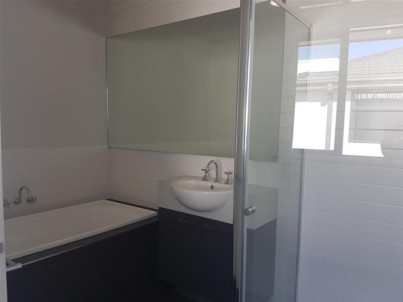 8 Nolan Crescent, Officer VIC 3809