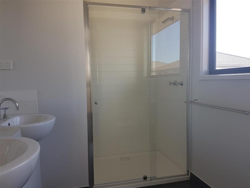 8 Nolan Crescent, Officer VIC 3809