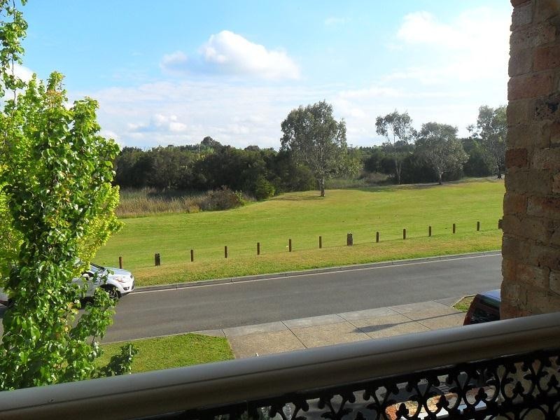 5 Brodie Mews, Beaconsfield VIC 3807