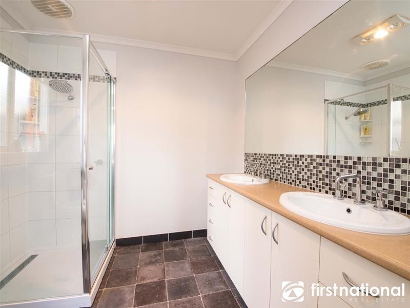 7 Charlwood Close, Lynbrook VIC 3975