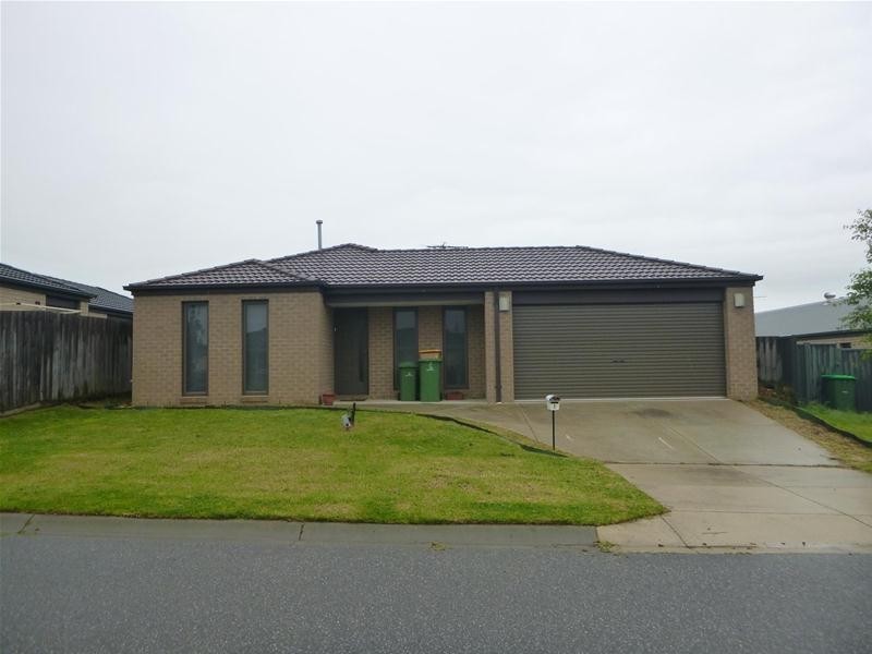 1 Doonie Way, Pakenham VIC 3810