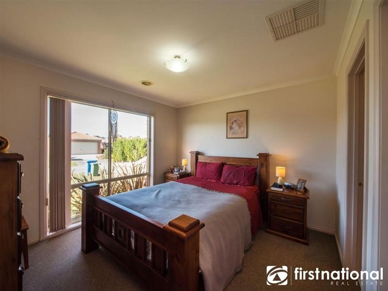 27 Balmaceda Court, Berwick VIC 3806