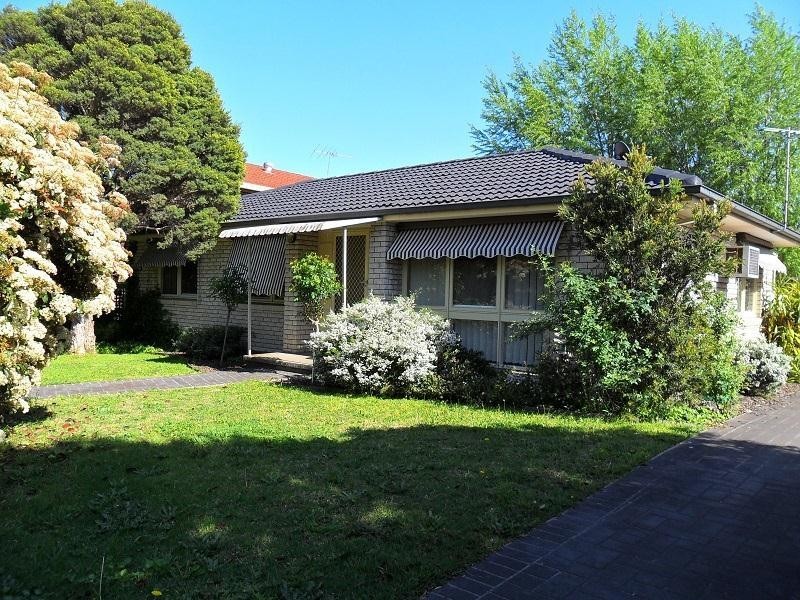 1/40 Ambleside Crescent, Berwick VIC 3806