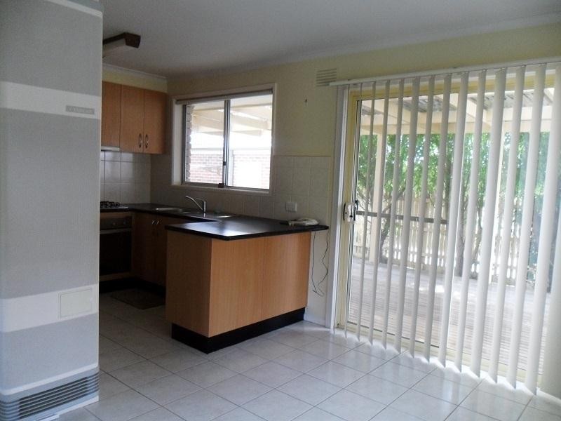 1/40 Ambleside Crescent, Berwick VIC 3806