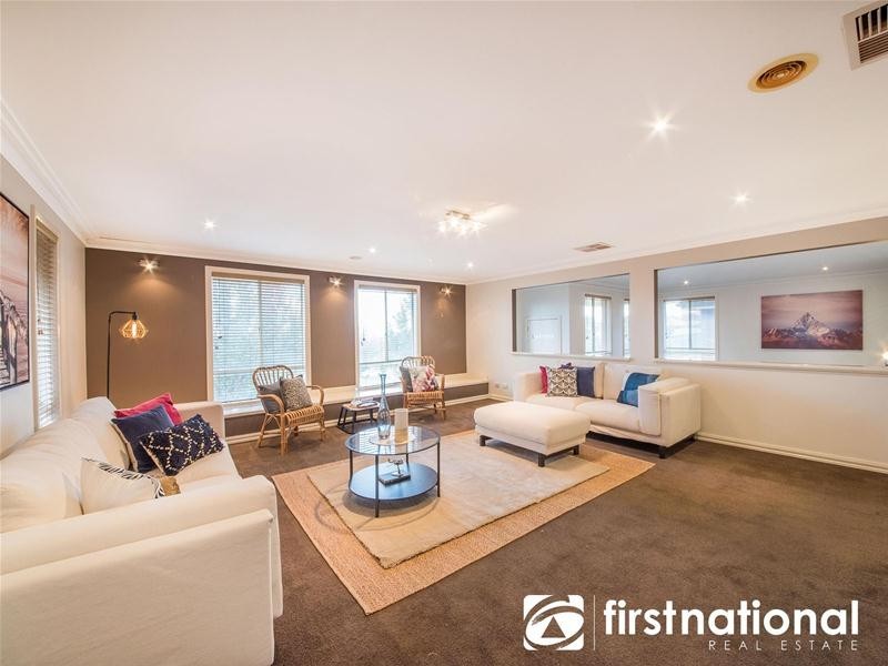 34 Shetland Court, Pakenham VIC 3810