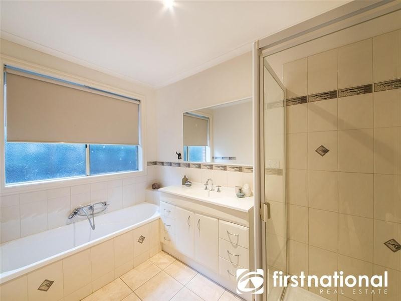 34 Shetland Court, Pakenham VIC 3810