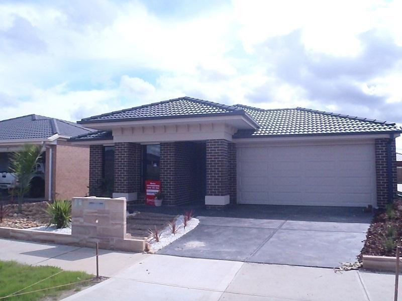 14 Wesson Way, Cranbourne East VIC 3977