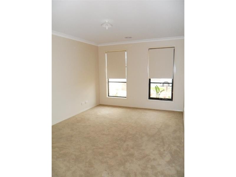 14 Wesson Way, Cranbourne East VIC 3977