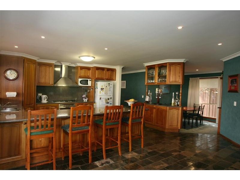 9 Millgrove Way, Berwick VIC 3806