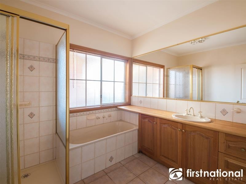 1 Kimbarra Drive, Berwick VIC 3806