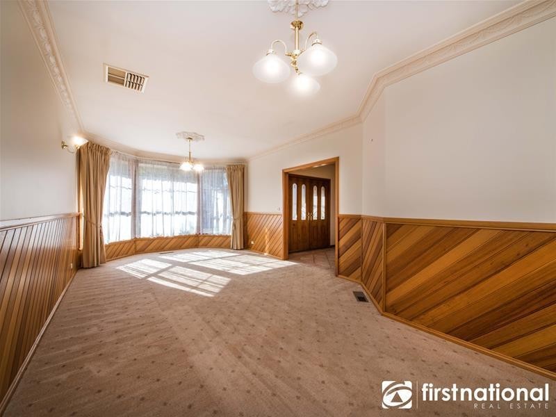 1 Kimbarra Drive, Berwick VIC 3806