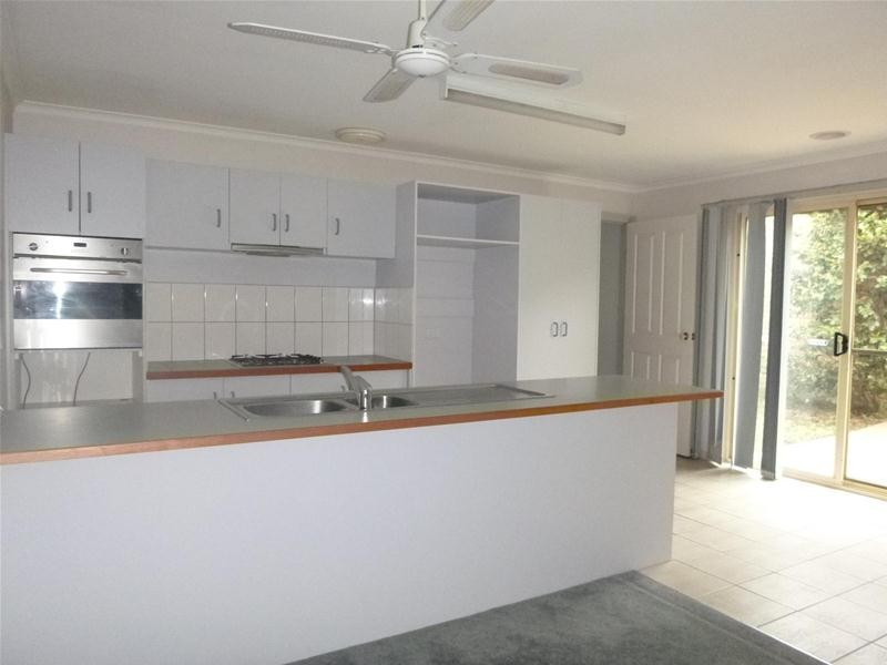 8 Mirrabook Court, Berwick VIC 3806