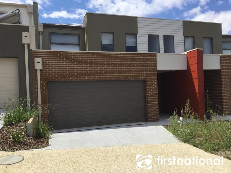 32/23 Atlantic Drive, Pakenham VIC 3810