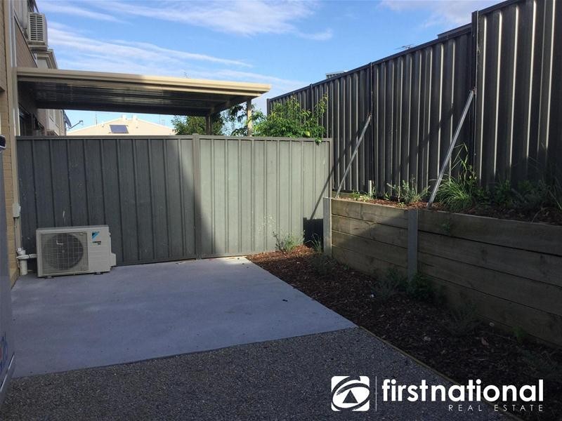 32/23 Atlantic Drive, Pakenham VIC 3810