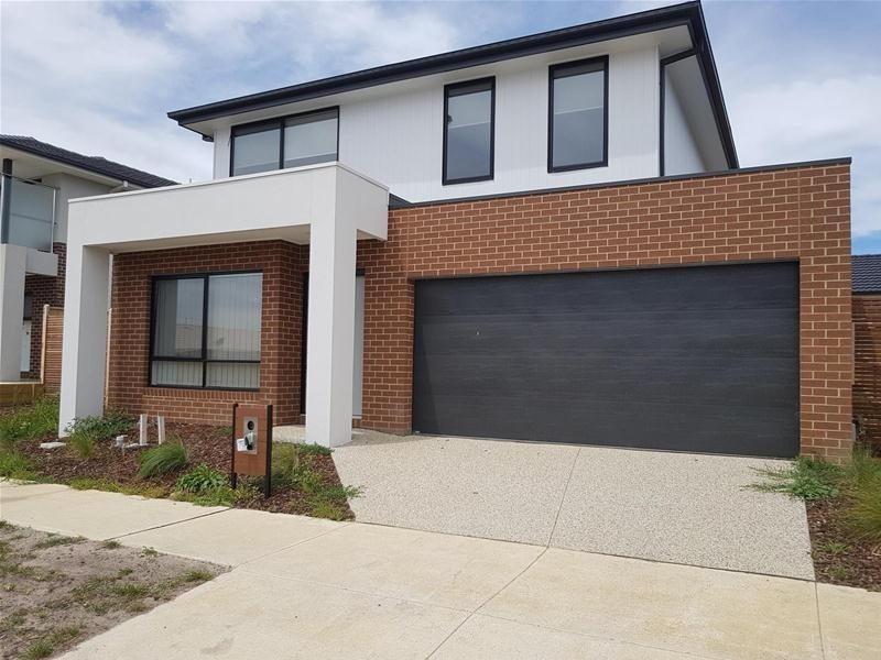 27 Barley Crescent, Clyde North VIC 3978