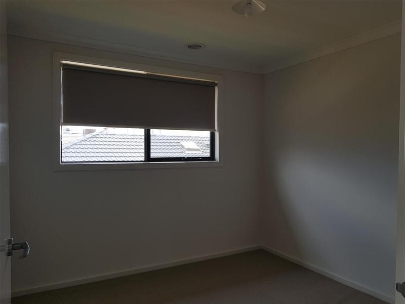 27 Barley Crescent, Clyde North VIC 3978