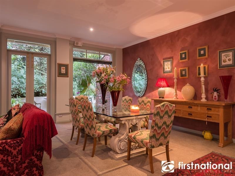 8 Scotsgate Way, Berwick VIC 3806