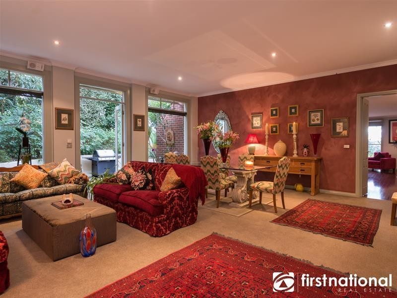 8 Scotsgate Way, Berwick VIC 3806