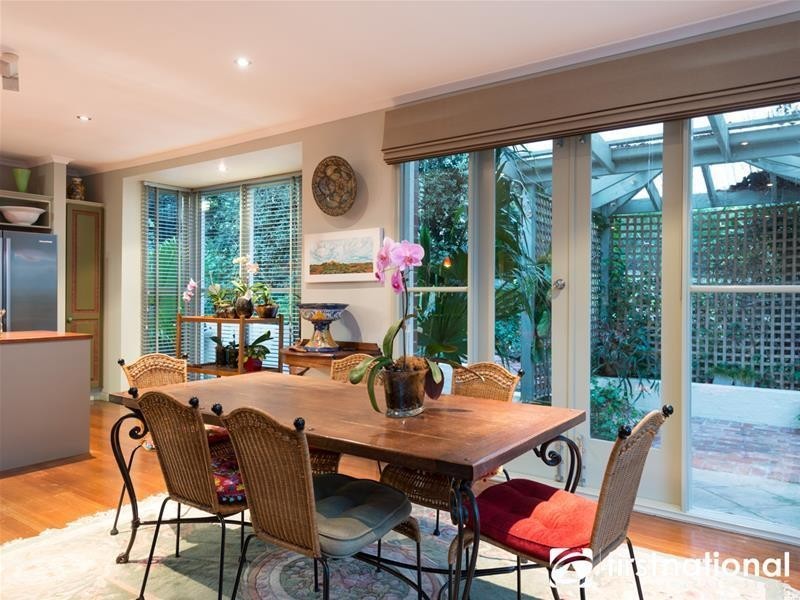 8 Scotsgate Way, Berwick VIC 3806