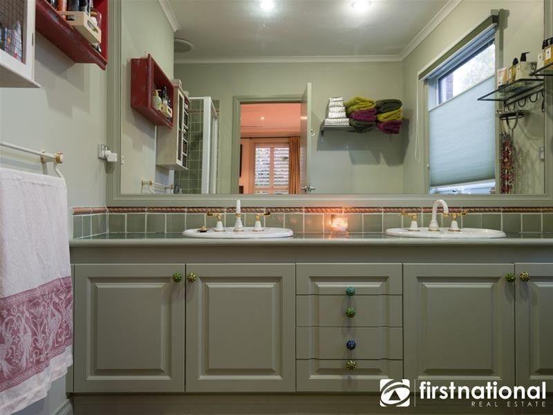 8 Scotsgate Way, Berwick VIC 3806