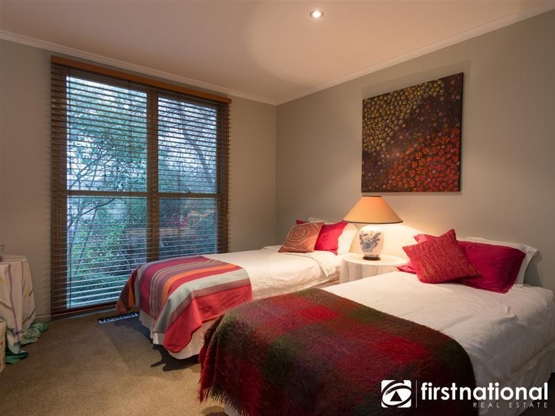 8 Scotsgate Way, Berwick VIC 3806