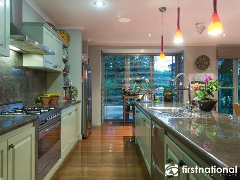 8 Scotsgate Way, Berwick VIC 3806