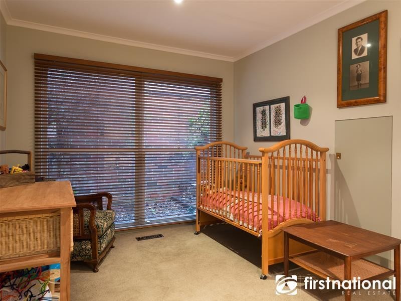 8 Scotsgate Way, Berwick VIC 3806