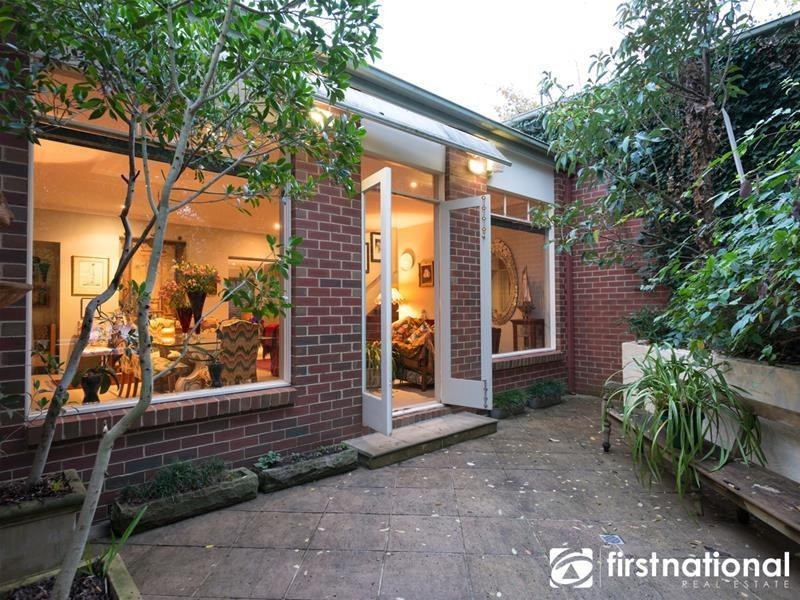 8 Scotsgate Way, Berwick VIC 3806