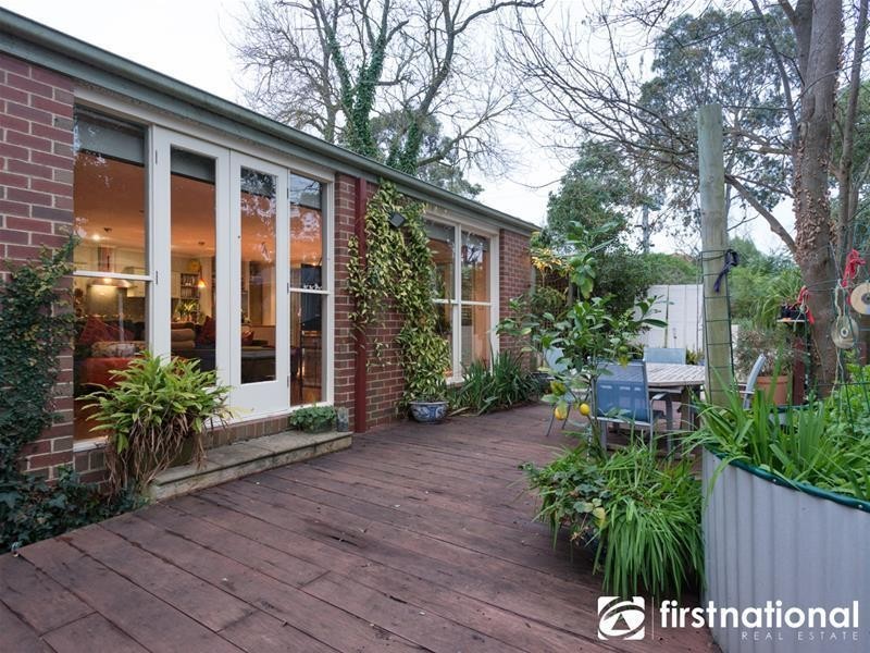 8 Scotsgate Way, Berwick VIC 3806