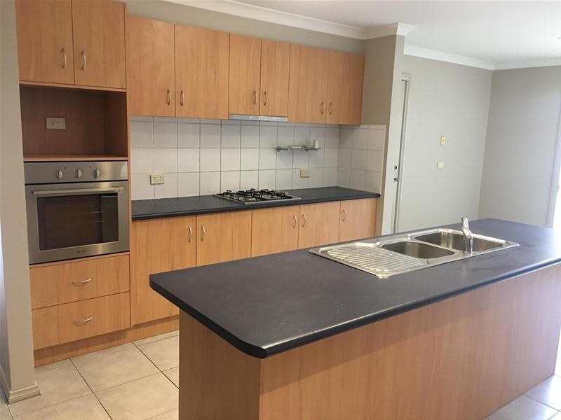 99 Skyline Way, Berwick VIC 3806