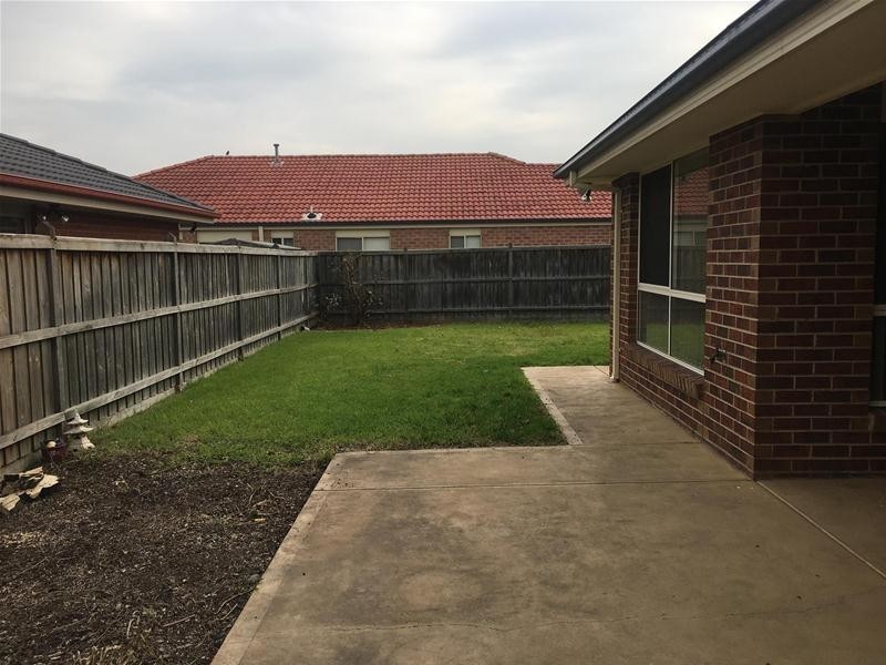 99 Skyline Way, Berwick VIC 3806