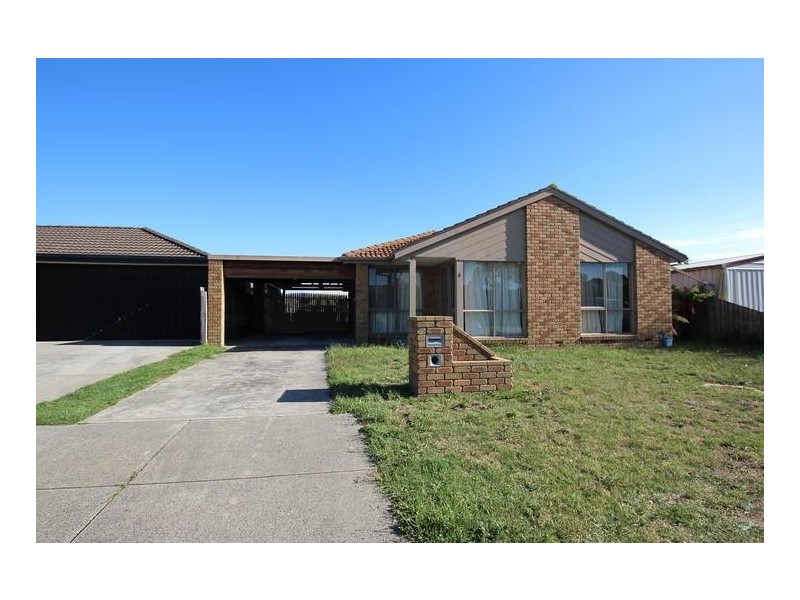 4 Craigton Court, Cranbourne North VIC 3977