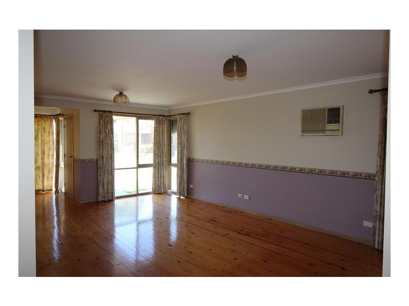 4 Craigton Court, Cranbourne North VIC 3977