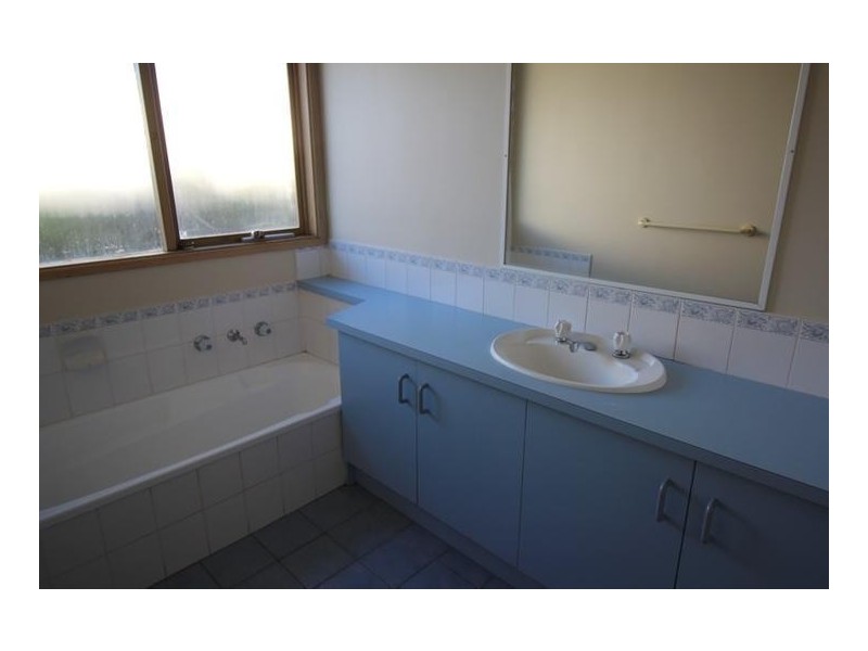 4 Craigton Court, Cranbourne North VIC 3977