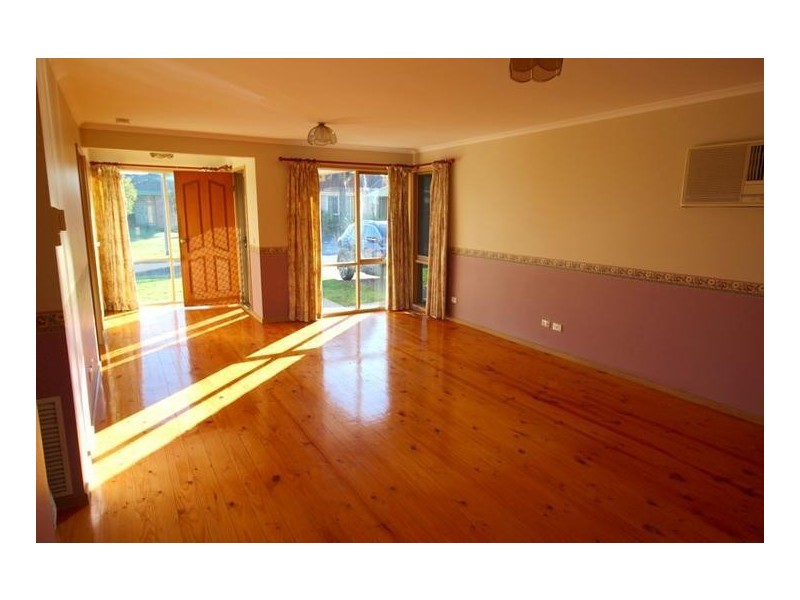 4 Craigton Court, Cranbourne North VIC 3977