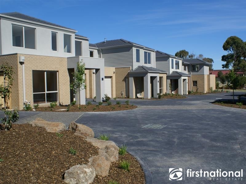 11/290 Centre Road, Narre Warren South VIC 3805