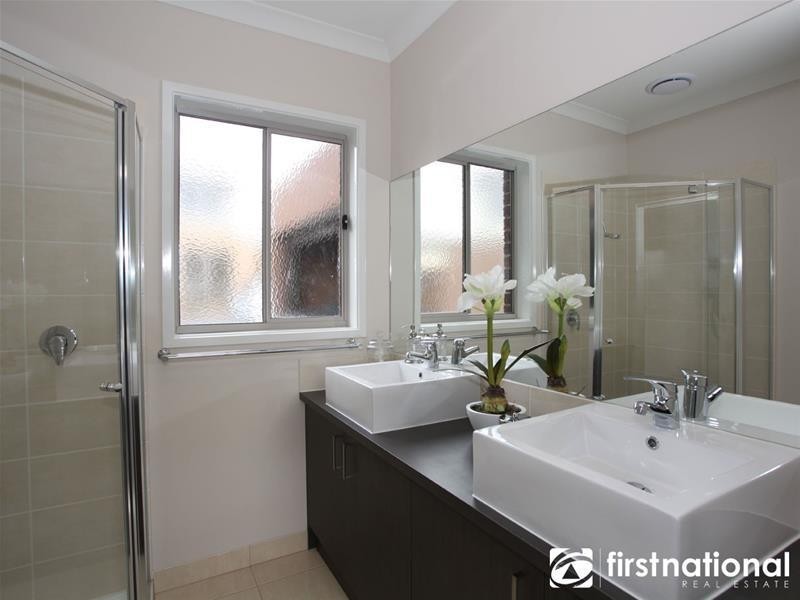 11/290 Centre Road, Narre Warren South VIC 3805