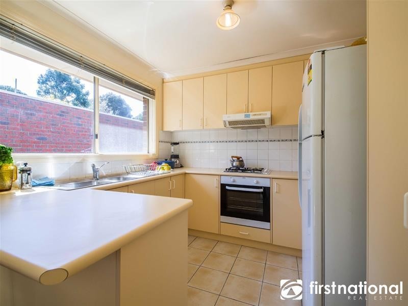 2/63 Cheviot Avenue, Berwick VIC 3806
