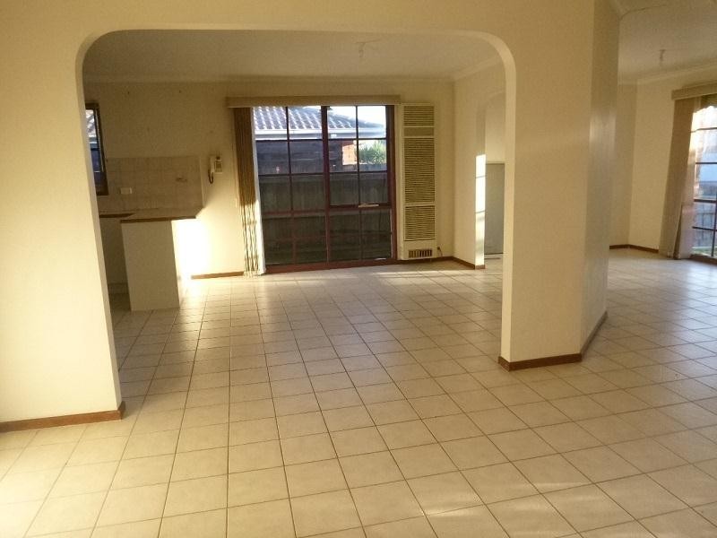 34 Coolong Avenue, Berwick VIC 3806